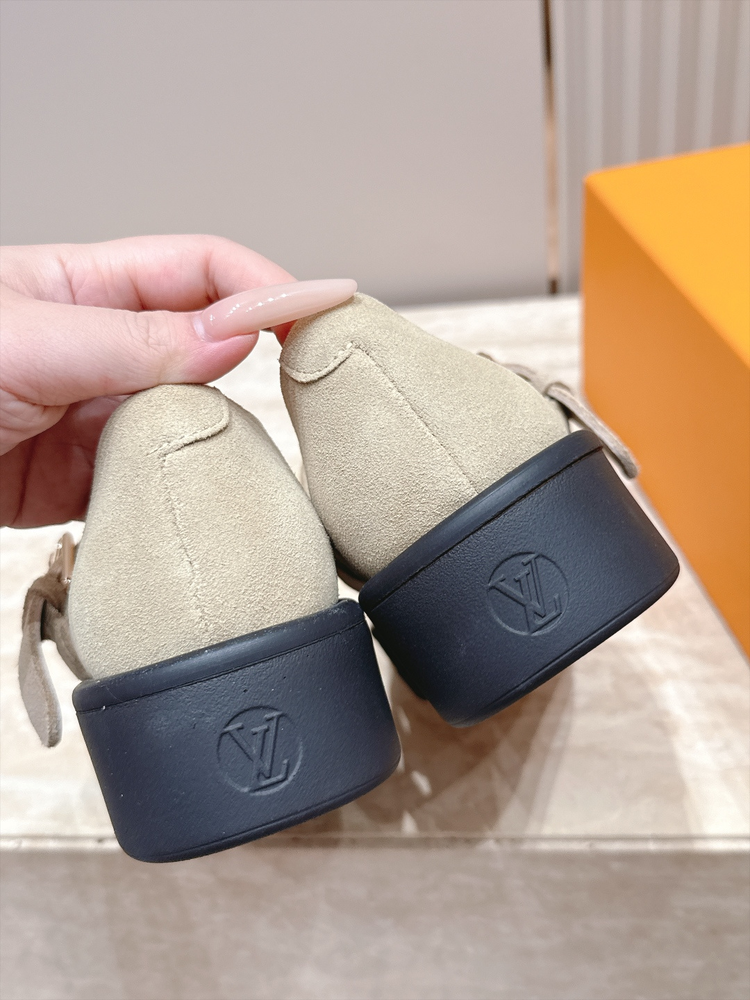 Louis Vuitton 26/秋季新款 老花 厚底玛丽珍乐福鞋 这是 Louis Vuitton 2026 秋季新款 Louis Vuitton 26/秋季新款 老花 厚底玛丽珍乐福鞋 这是 Louis Vuitton 2026 秋季新款