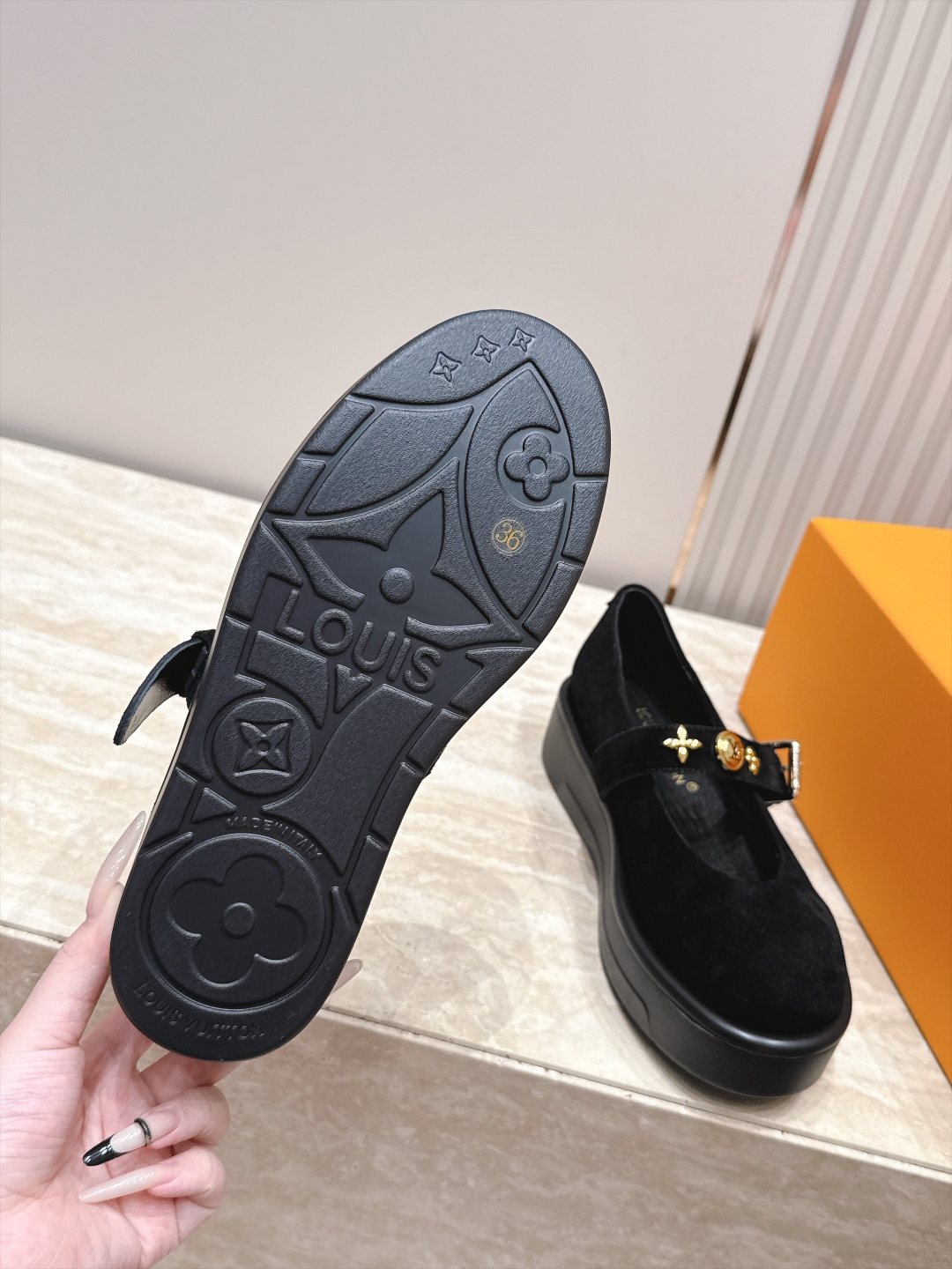 Louis Vuitton 26/秋季新款 老花 厚底玛丽珍乐福鞋 这是 Louis Vuitton 2026 秋季新款 Louis Vuitton 26/秋季新款 老花 厚底玛丽珍乐福鞋 这是 Louis Vuitton 2026 秋季新款