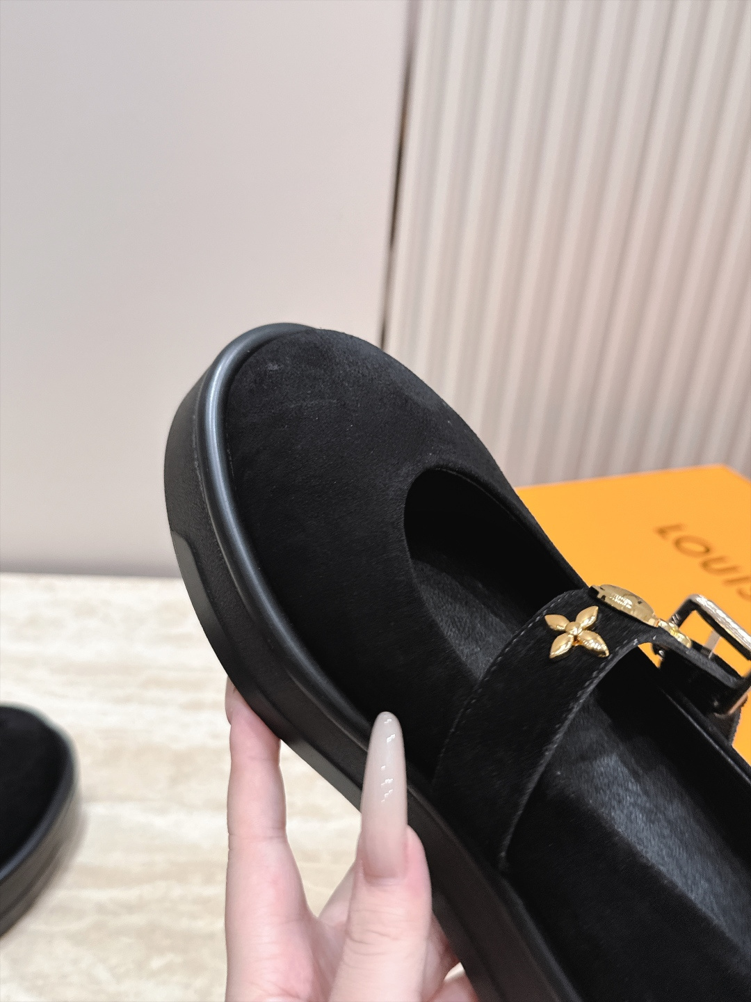 Louis Vuitton 26/秋季新款 老花 厚底玛丽珍乐福鞋 这是 Louis Vuitton 2026 秋季新款 Louis Vuitton 26/秋季新款 老花 厚底玛丽珍乐福鞋 这是 Louis Vuitton 2026 秋季新款