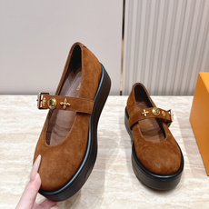 Louis Vuitton 26/秋季新款 老花 厚底玛丽珍乐福鞋 这是 Louis Vuitton 2026 秋季新款 Louis Vuitton 26/秋季新款 老花 厚底玛丽珍乐福鞋 这是 Louis Vuitton 2026 秋季新款