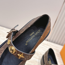 Louis Vuitton 26/秋季新款 老花 厚底玛丽珍乐福鞋 这是 Louis Vuitton 2026 秋季新款 Louis Vuitton 26/秋季新款 老花 厚底玛丽珍乐福鞋 这是 Louis Vuitton 2026 秋季新款
