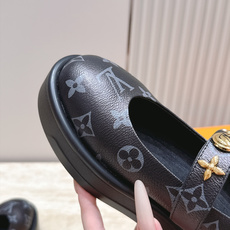 Louis Vuitton 26/秋季新款 老花 厚底玛丽珍乐福鞋 这是 Louis Vuitton 2026 秋季新款 Louis Vuitton 26/秋季新款 老花 厚底玛丽珍乐福鞋 这是 Louis Vuitton 2026 秋季新款