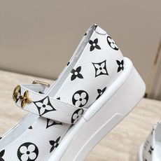 Louis Vuitton 26/秋季新款 老花 厚底玛丽珍乐福鞋 这是 Louis Vuitton 2026 秋季新款 Louis Vuitton 26/秋季新款 老花 厚底玛丽珍乐福鞋 这是 Louis Vuitton 2026 秋季新款
