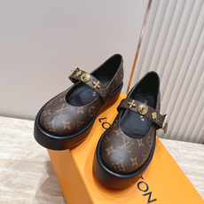Louis Vuitton 26/秋季新款 老花 厚底玛丽珍乐福鞋 这是 Louis Vuitton 2026 秋季新款 Louis Vuitton 26/秋季新款 老花 厚底玛丽珍乐福鞋 这是 Louis Vuitton 2026 秋季新款
