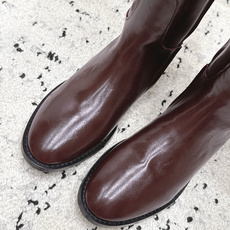 Jil Sander 吉尔桑达 26/ 秋冬新款复古高筒骑士靴 极简美学与利落气场融进靴身 每一步穿出从容大气的质感 直 Jil Sander 吉尔桑达 26/ 秋冬新款复古高筒骑士靴 极简美学与利落气场融进靴身 每一步穿出从容大气的质感 直