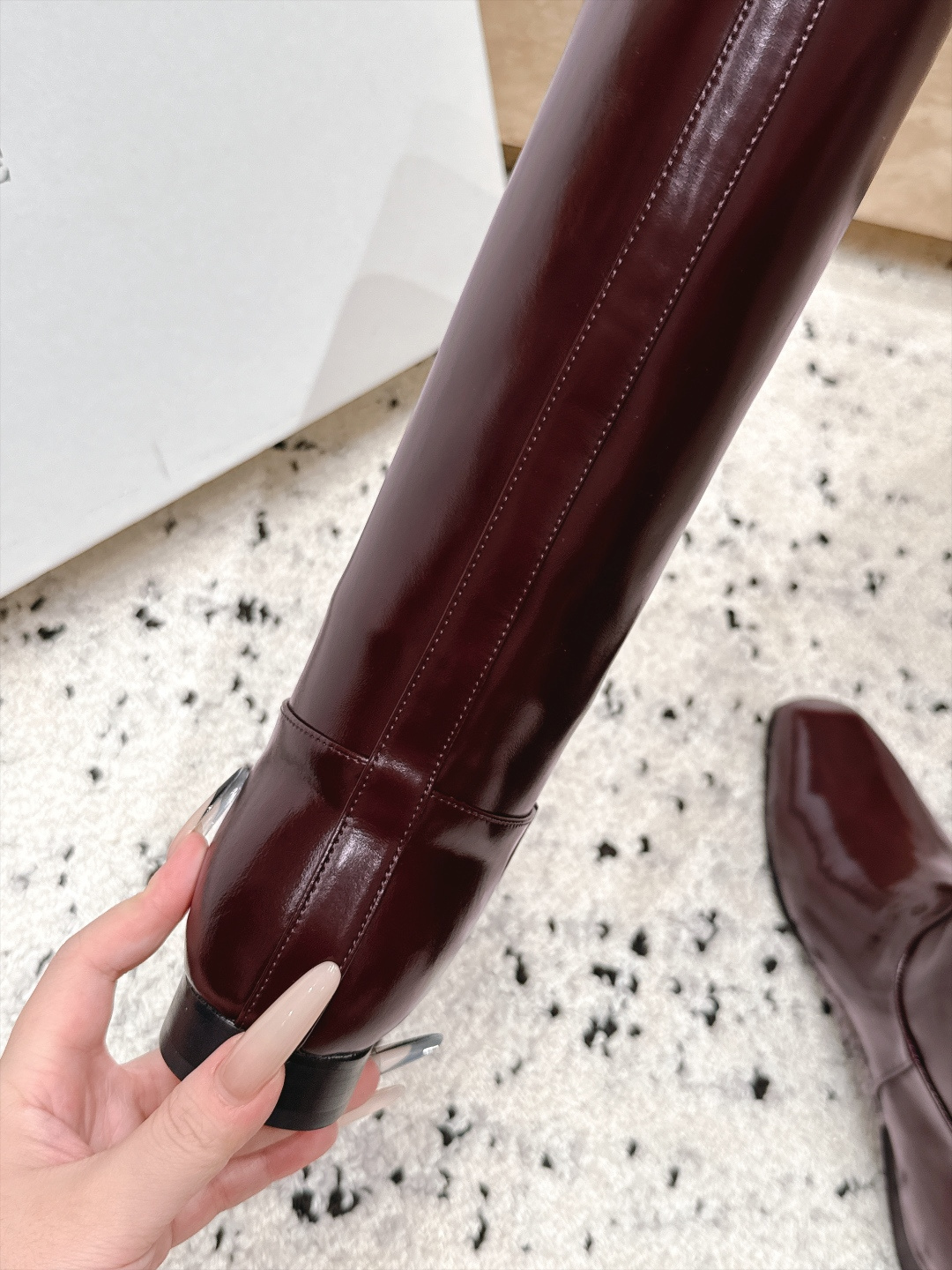 Jil Sander 吉尔桑达 26/ 秋冬新款复古高筒骑士靴 极简美学与利落气场融进靴身 每一步穿出从容大气的质感 直 Jil Sander 吉尔桑达 26/ 秋冬新款复古高筒骑士靴 极简美学与利落气场融进靴身 每一步穿出从容大气的质感 直