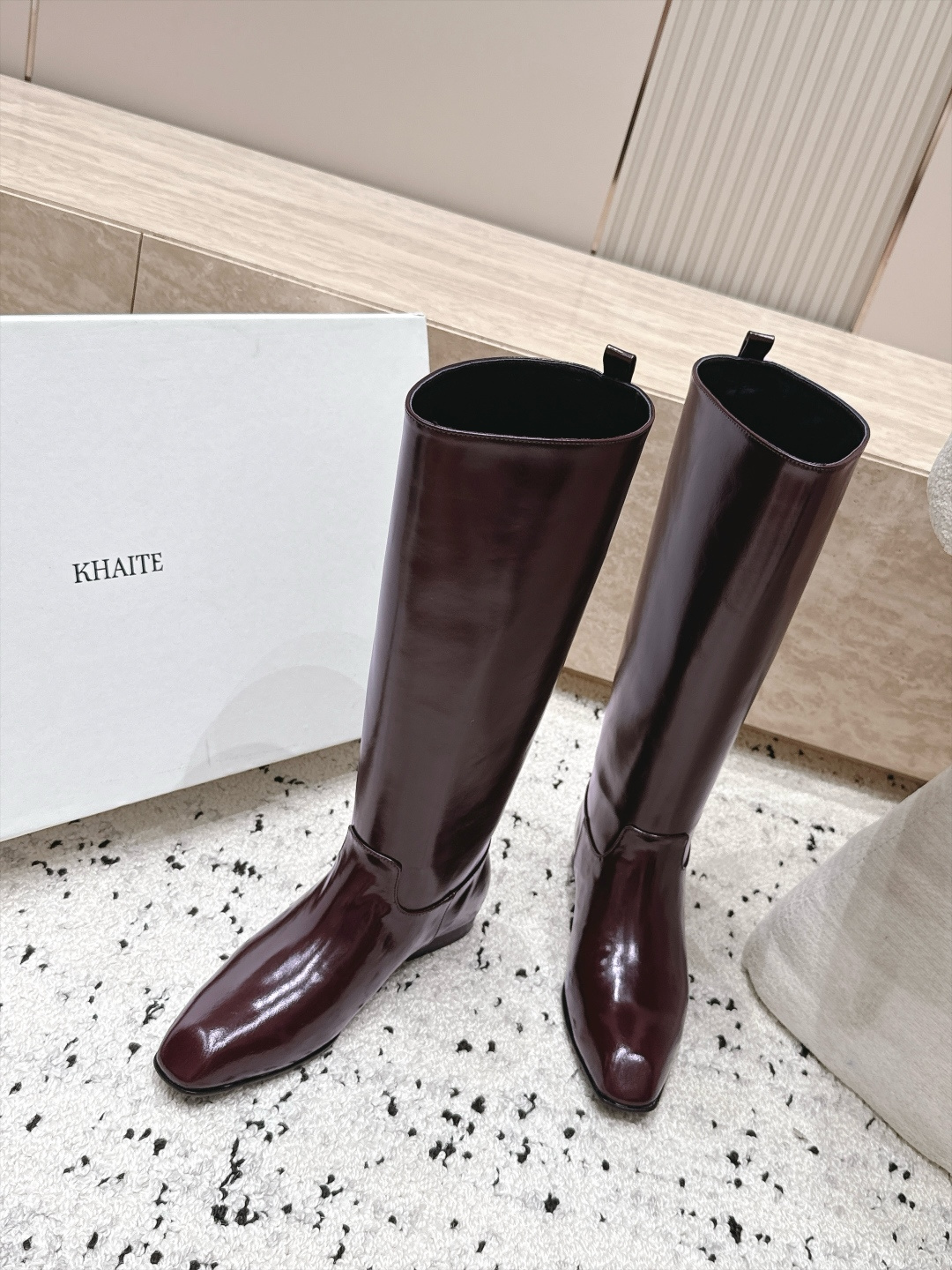 Jil Sander 吉尔桑达 26/ 秋冬新款复古高筒骑士靴 极简美学与利落气场融进靴身 每一步穿出从容大气的质感 直 Jil Sander 吉尔桑达 26/ 秋冬新款复古高筒骑士靴 极简美学与利落气场融进靴身 每一步穿出从容大气的质感 直