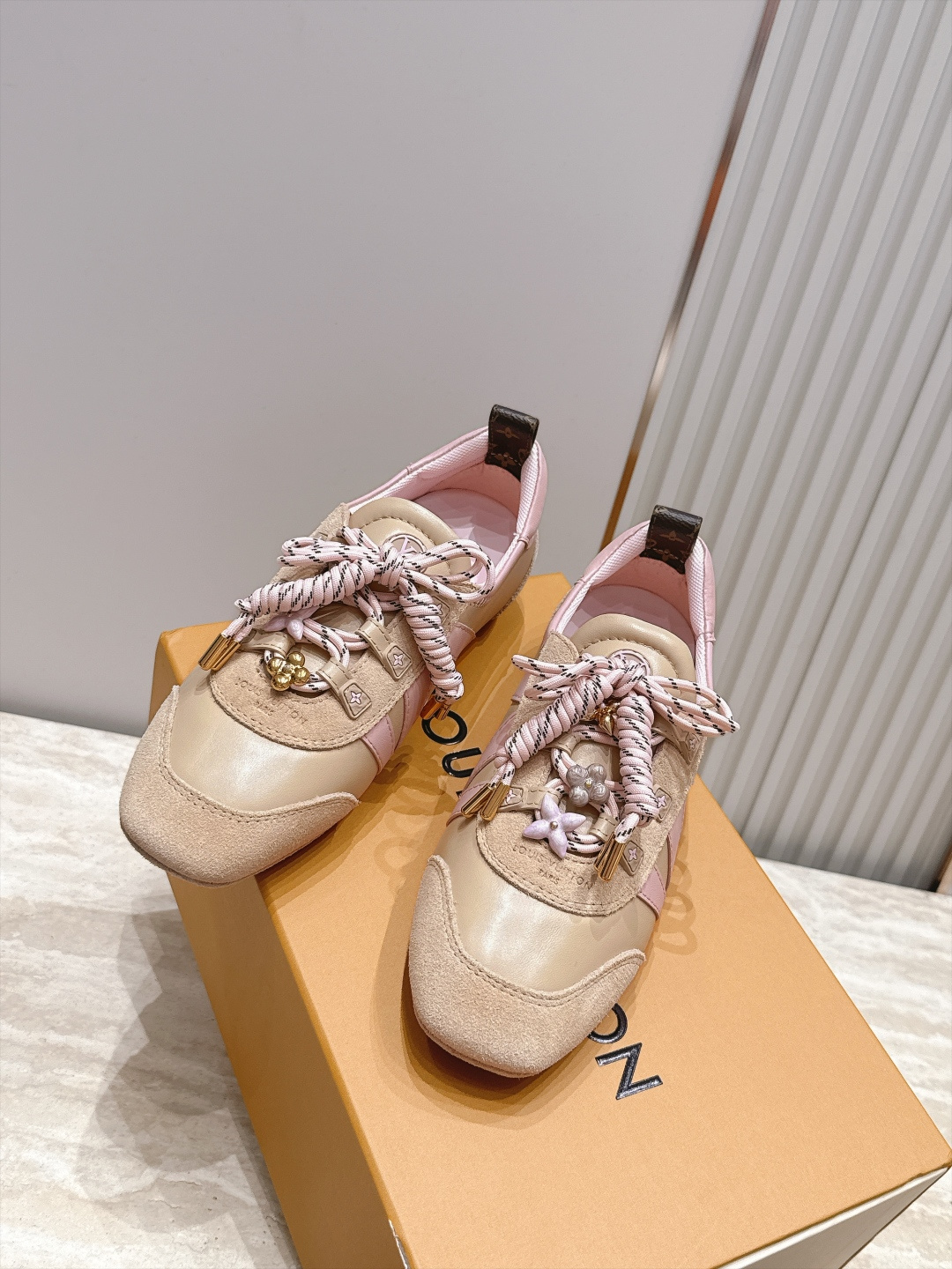 Louis Vuitton路易威登驴牌春夏Sneakerina系列 芭蕾运动鞋 德训鞋 平底鞋  原版三对购入开发完美复