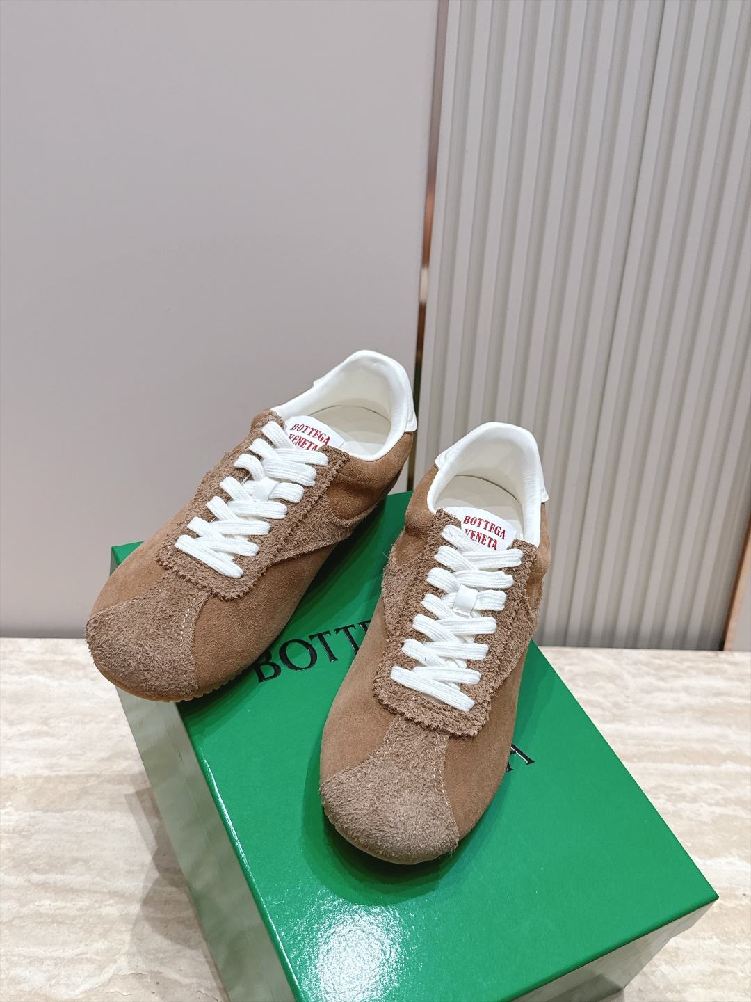 情侣款  BV  最新款 shot 德训鞋 休闲运动鞋 复古德训版型休闲鞋  多色可选  拼接材质层次细腻  绒面与光面