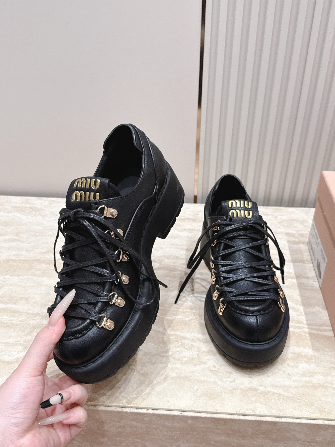 miumiu 2026vs早秋复古松糕系带厚底休闲单鞋乐福鞋…学院风 复古松糕厚底 穿上（增高）休闲两不失误 又帅又酷 