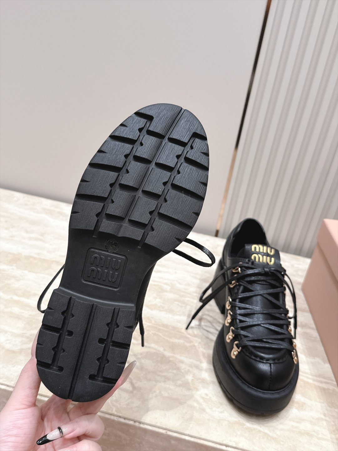 miumiu 2026vs早秋复古松糕系带厚底休闲单鞋乐福鞋…学院风 复古松糕厚底 穿上（增高）休闲两不失误 又帅又酷 