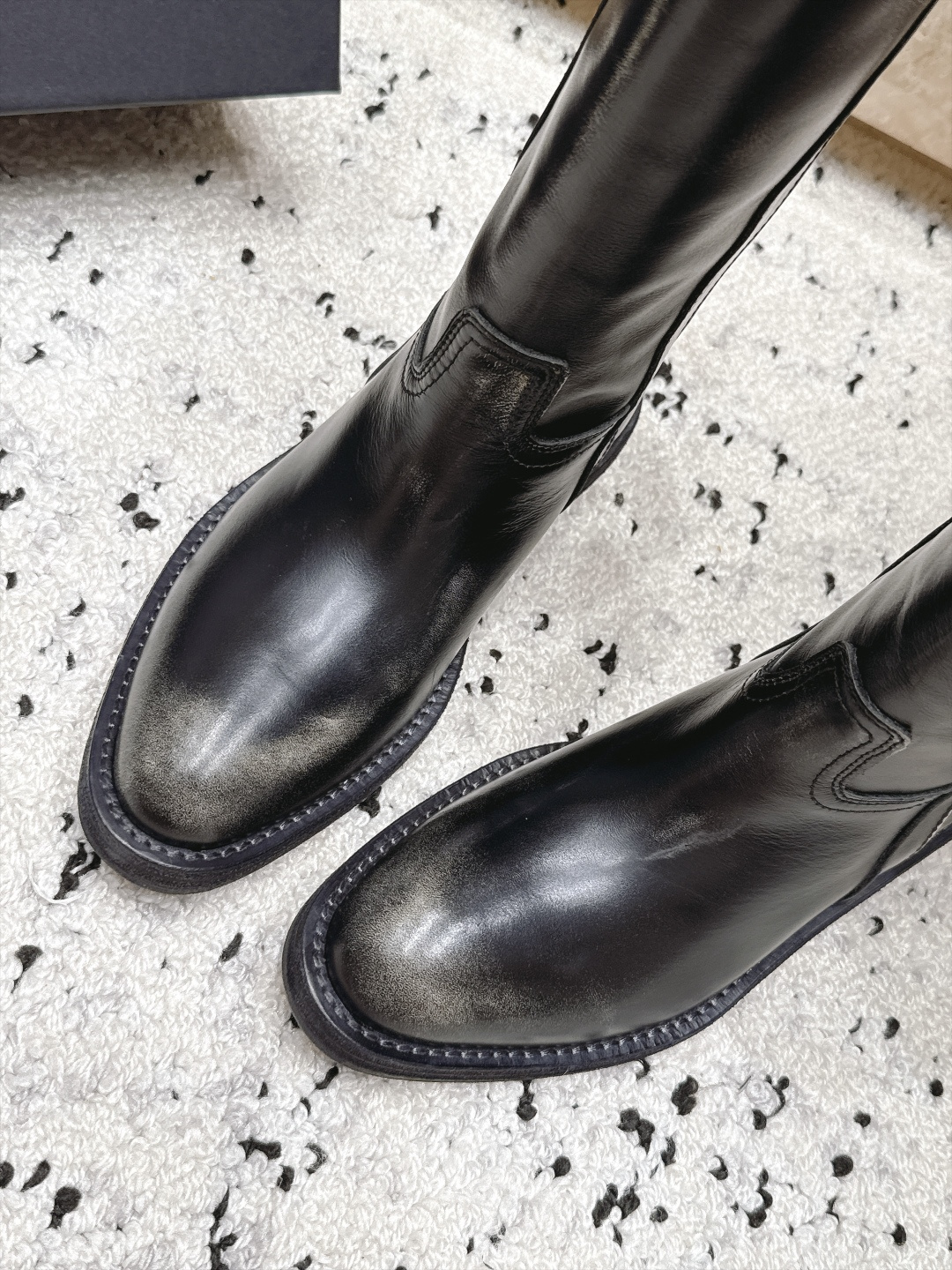 顶级版本 Ann Demeulemeester 26/秋冬新款双扣圆头骑士靴 自带复古酷飒氛围感的双扣圆头中筒机车靴, 顶级版本 Ann Demeulemeester 26/秋冬新款双扣圆头骑士靴 自带复古酷飒氛围感的双扣圆头中筒机车靴,