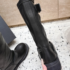 顶级版本 Ann Demeulemeester 26/秋冬新款双扣圆头骑士靴 自带复古酷飒氛围感的双扣圆头中筒机车靴, 顶级版本 Ann Demeulemeester 26/秋冬新款双扣圆头骑士靴 自带复古酷飒氛围感的双扣圆头中筒机车靴,