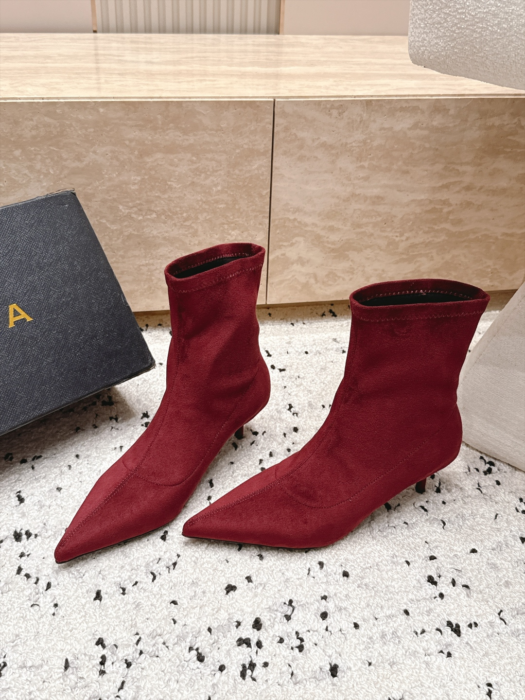 ALAIA～2026vs早秋尖头弹力短靴 一双完美取代的新型时尚短靴，配上不同款式，不同风格都能轻松驾驭，无论牛仔裤，西