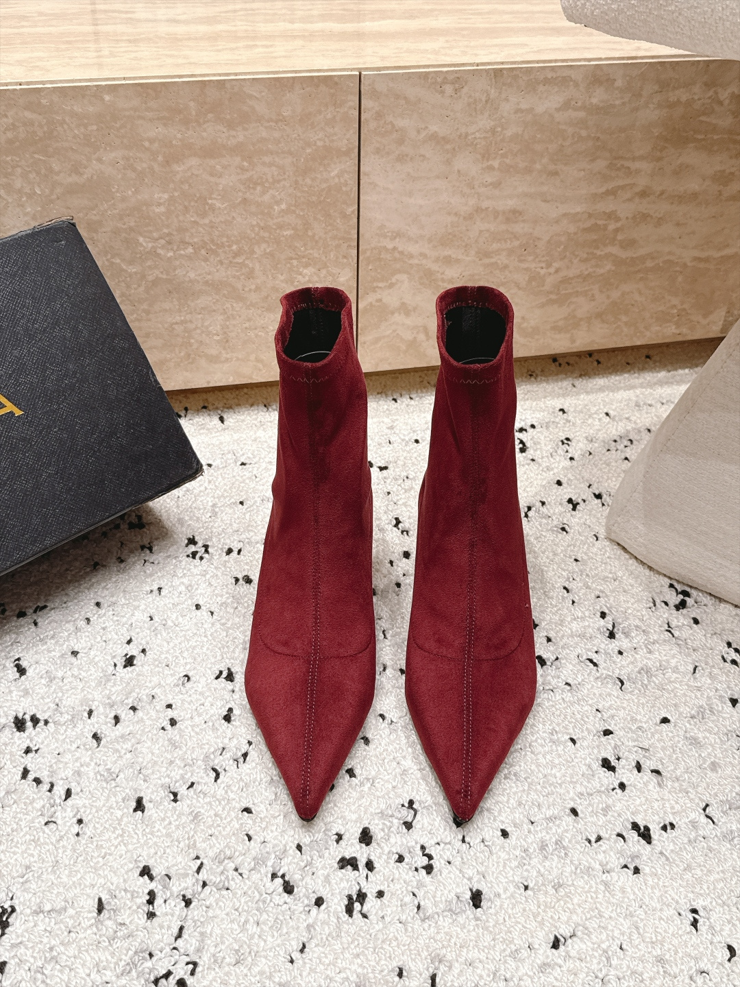 ALAIA～2026vs早秋尖头弹力短靴 一双完美取代的新型时尚短靴，配上不同款式，不同风格都能轻松驾驭，无论牛仔裤，西