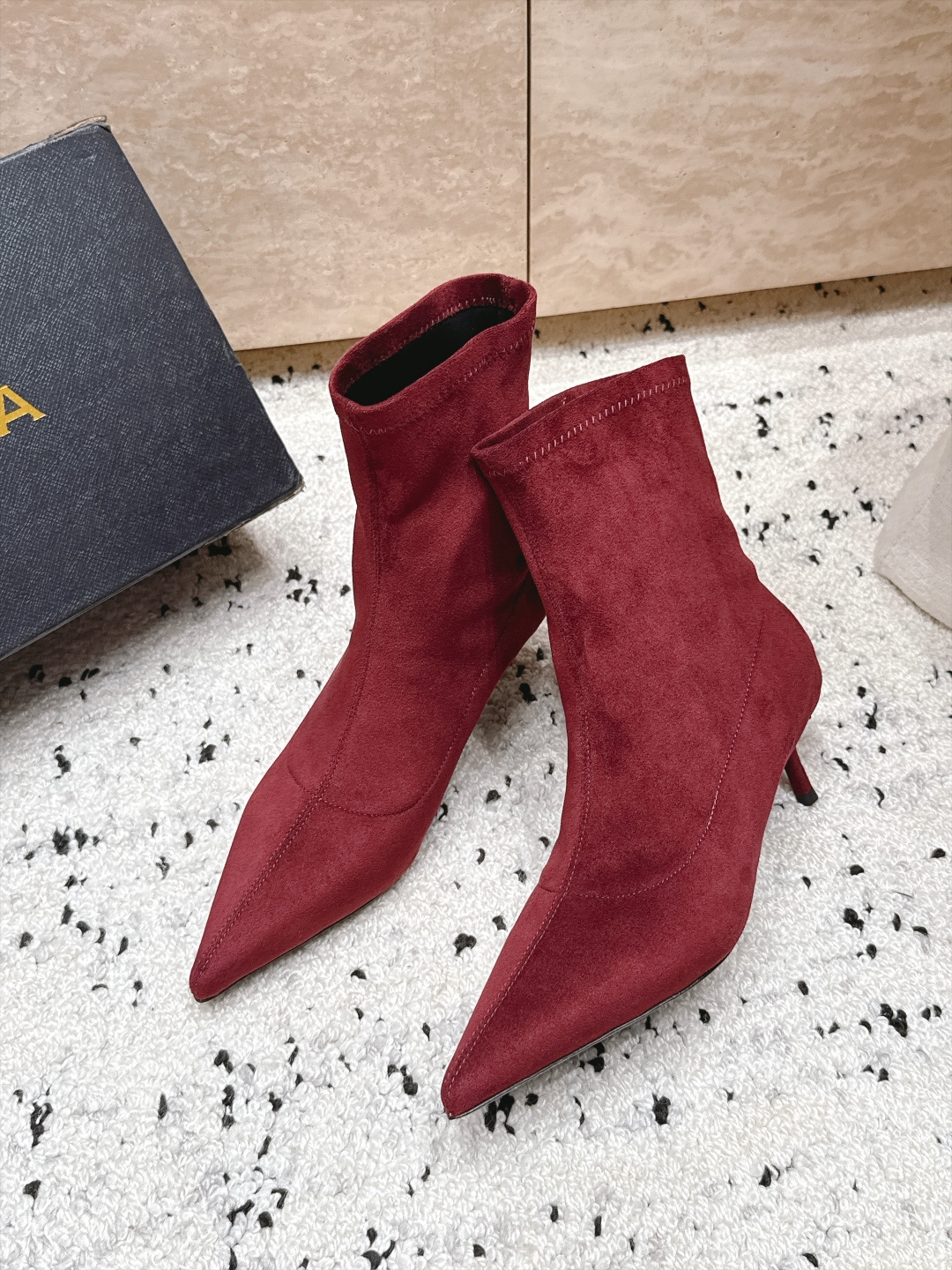 ALAIA～2026vs早秋尖头弹力短靴 一双完美取代的新型时尚短靴，配上不同款式，不同风格都能轻松驾驭，无论牛仔裤，西
