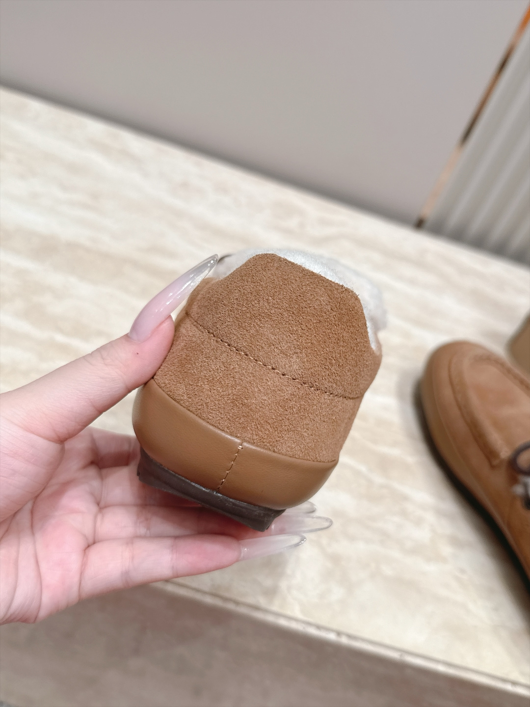 UGG新款雪地靴 限量款系列,一款不会撞衫的雪地靴、简约的联名撞色设计➕轻便的大底、鞋面采用定制防水牛猄、内里定 UGG新款雪地靴 限量款系列,一款不会撞衫的雪地靴、简约的联名撞色设计➕轻便的大底、鞋面采用定制防水牛猄、内里定
