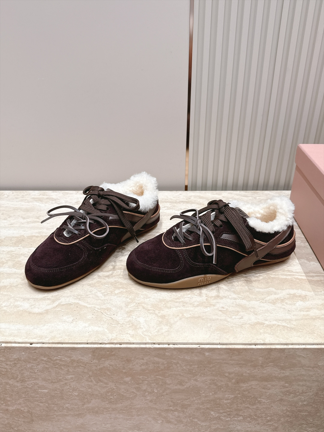 Contrast Collar Lace Up Sneakers
