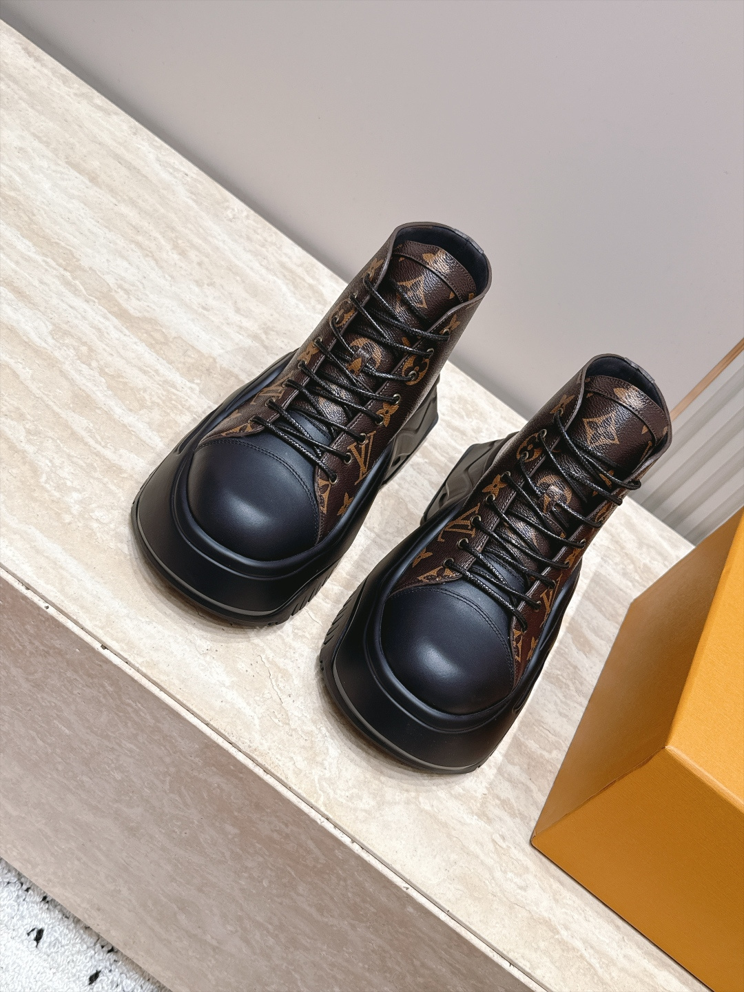 Louis Vuitton Women Shoes