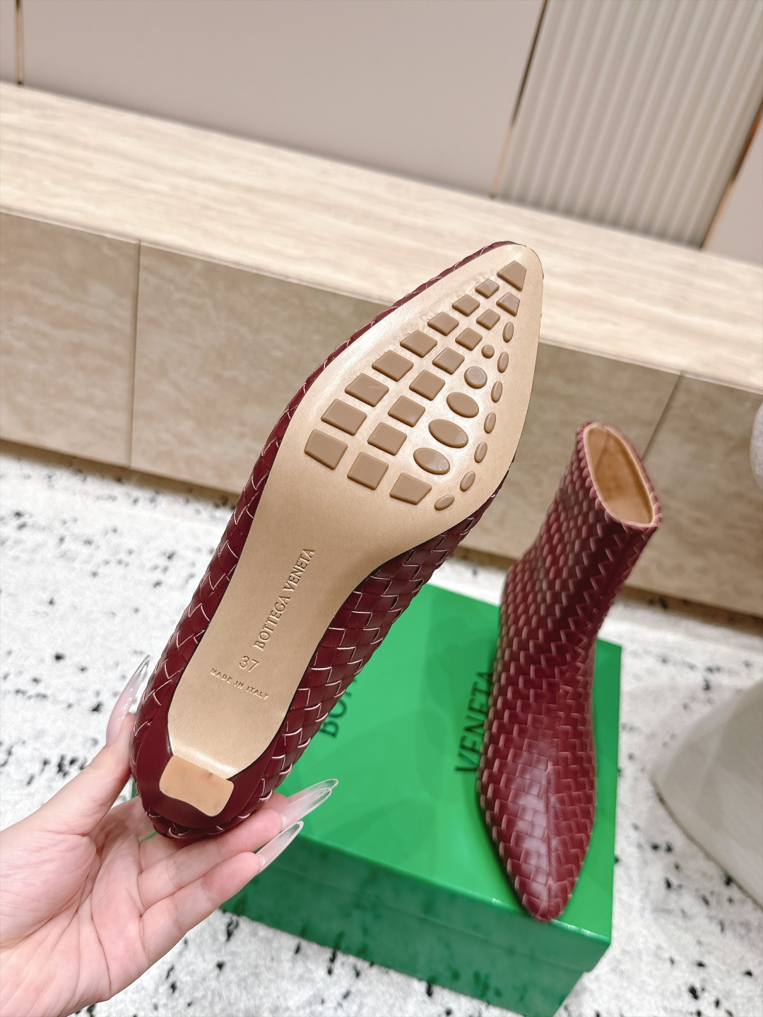 顶级版本 Bottega Veneta| 26秋冬新款BV 编织极简风高跟短靴系列单品 牛油皮 全真皮 优雅材质运用 顶级版本 Bottega Veneta| 26秋冬新款BV 编织极简风高跟短靴系列单品 牛油皮 全真皮 优雅材质运用