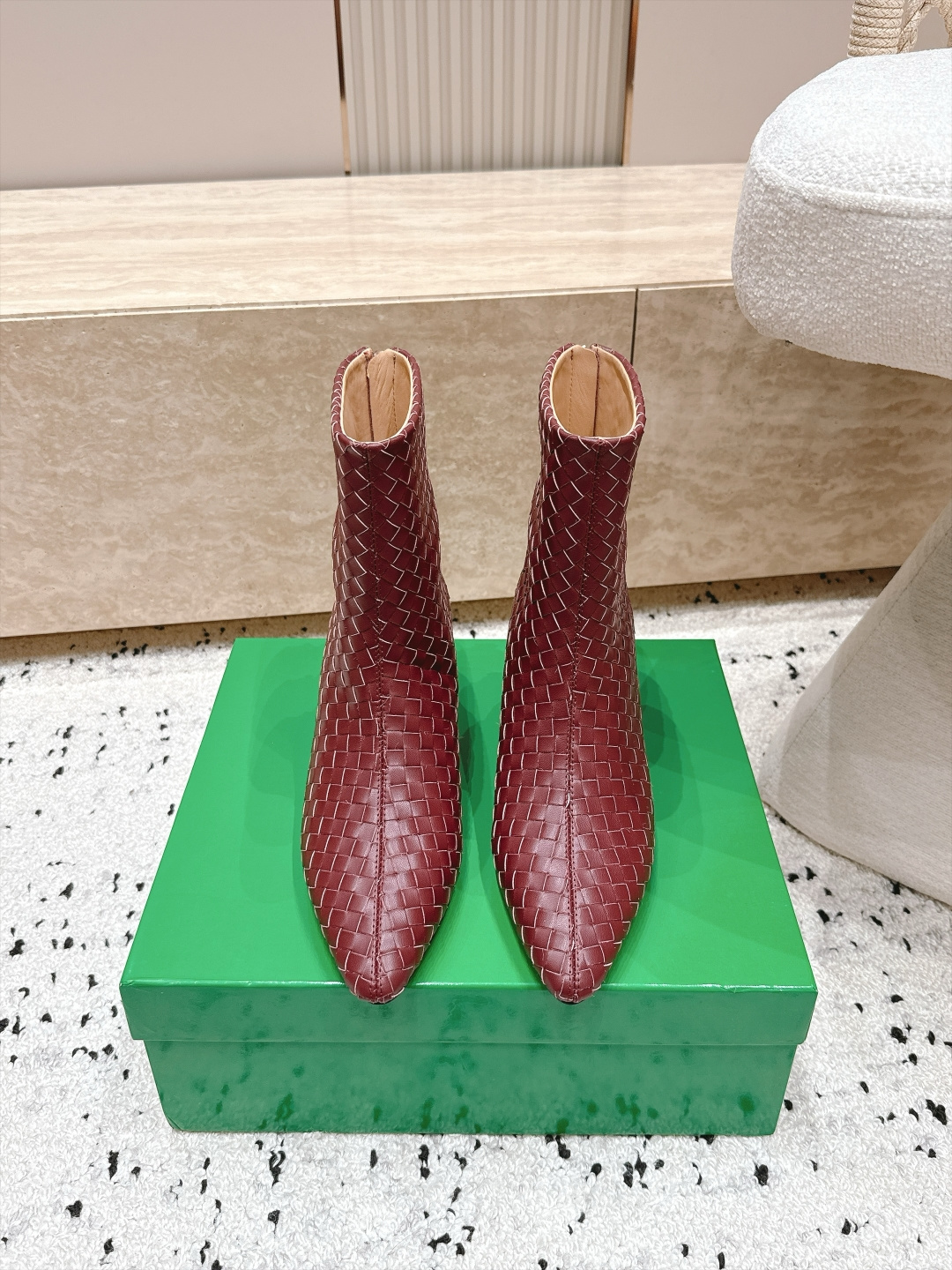 顶级版本 Bottega Veneta| 26秋冬新款BV 编织极简风高跟短靴系列单品 牛油皮 全真皮 优雅材质运用 顶级版本 Bottega Veneta| 26秋冬新款BV 编织极简风高跟短靴系列单品 牛油皮 全真皮 优雅材质运用