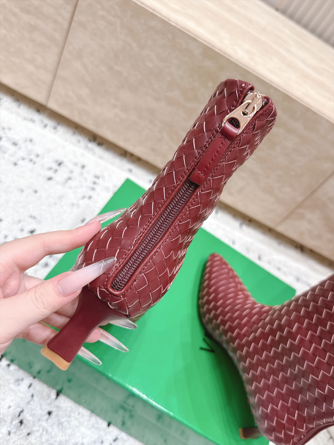 顶级版本 Bottega Veneta| 26秋冬新款BV 编织极简风高跟短靴系列单品 牛油皮 全真皮 优雅材质运用 顶级版本 Bottega Veneta| 26秋冬新款BV 编织极简风高跟短靴系列单品 牛油皮 全真皮 优雅材质运用