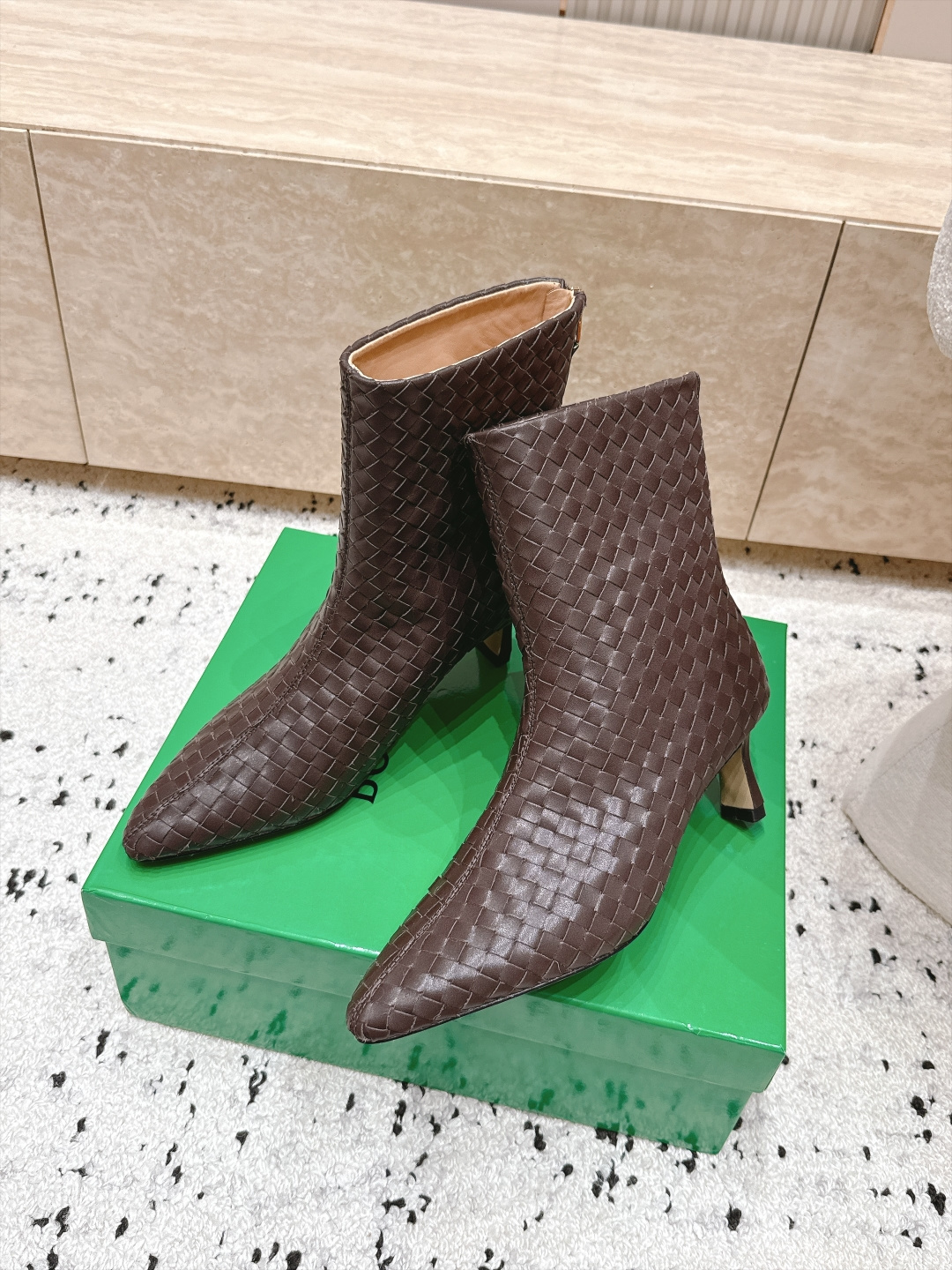 顶级版本  Bottega Veneta| 26秋冬新款BV 编织极简风高跟短靴系列单品 牛油皮 全真皮  优雅材质运用