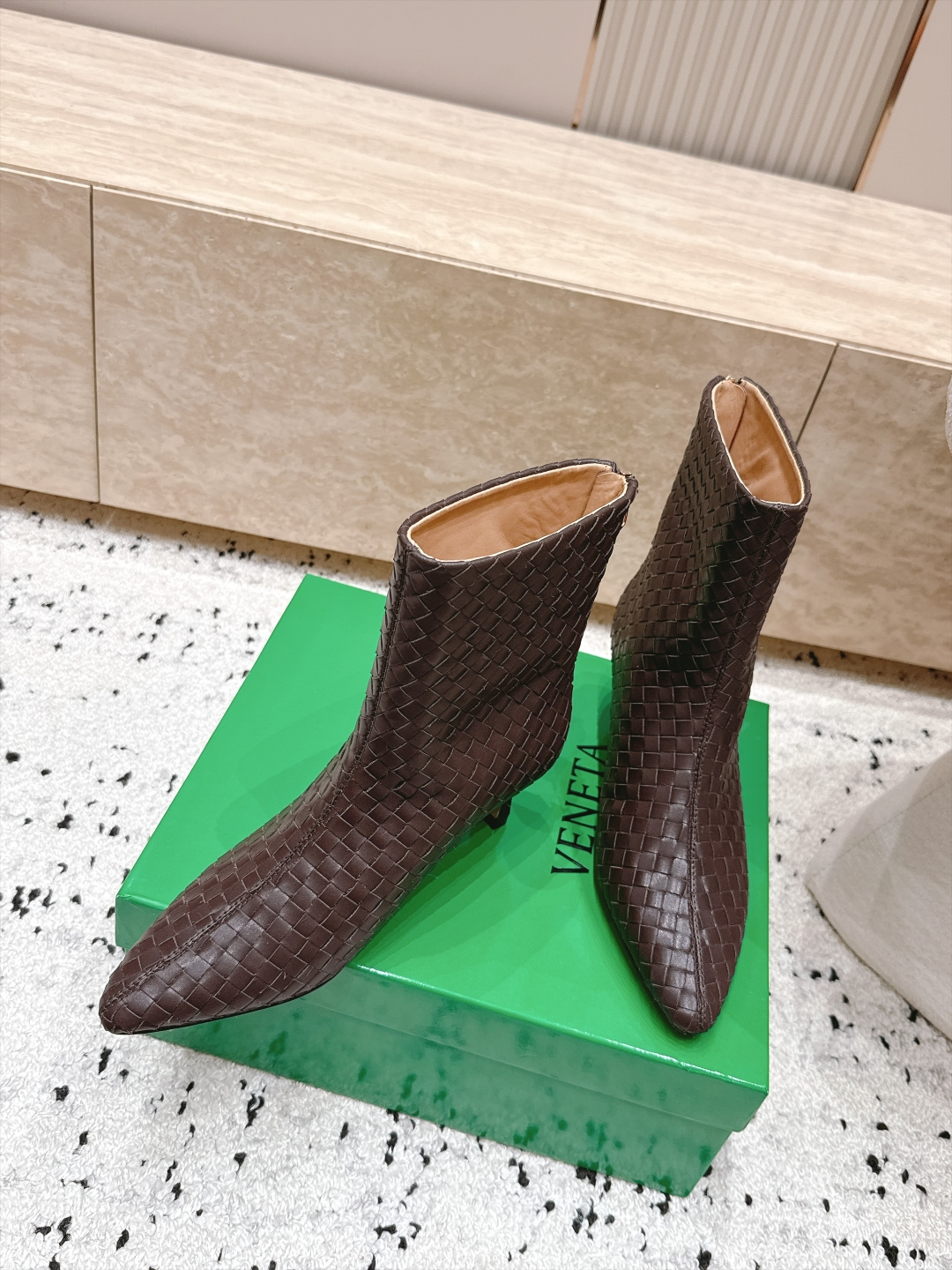 顶级版本  Bottega Veneta| 26秋冬新款BV 编织极简风高跟短靴系列单品 牛油皮 全真皮  优雅材质运用
