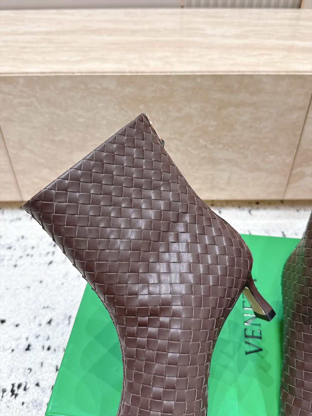 顶级版本  Bottega Veneta| 26秋冬新款BV 编织极简风高跟短靴系列单品 牛油皮 全真皮  优雅材质运用