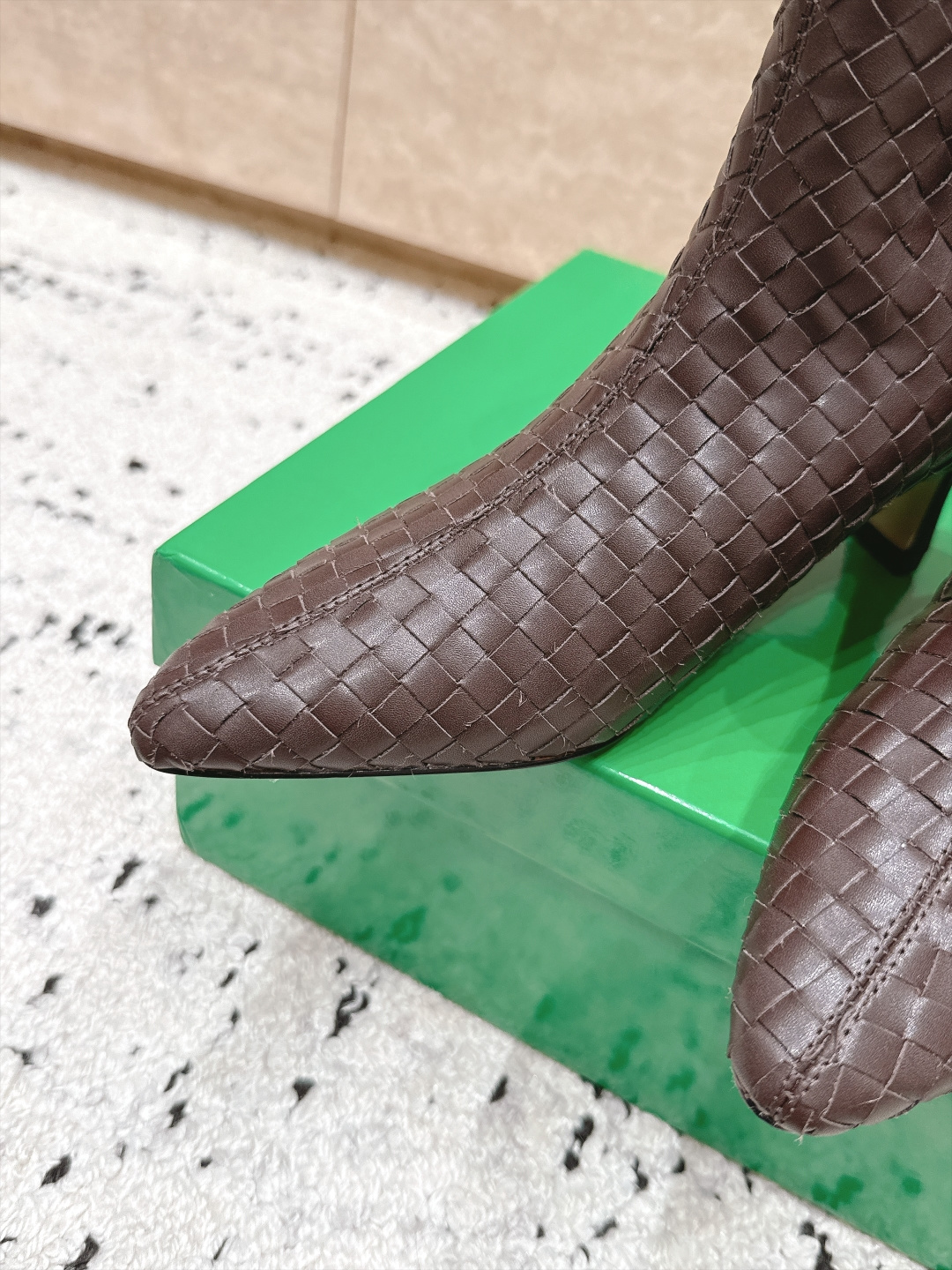 顶级版本  Bottega Veneta| 26秋冬新款BV 编织极简风高跟短靴系列单品 牛油皮 全真皮  优雅材质运用