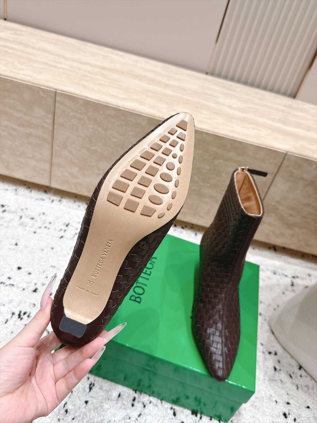 顶级版本  Bottega Veneta| 26秋冬新款BV 编织极简风高跟短靴系列单品 牛油皮 全真皮  优雅材质运用