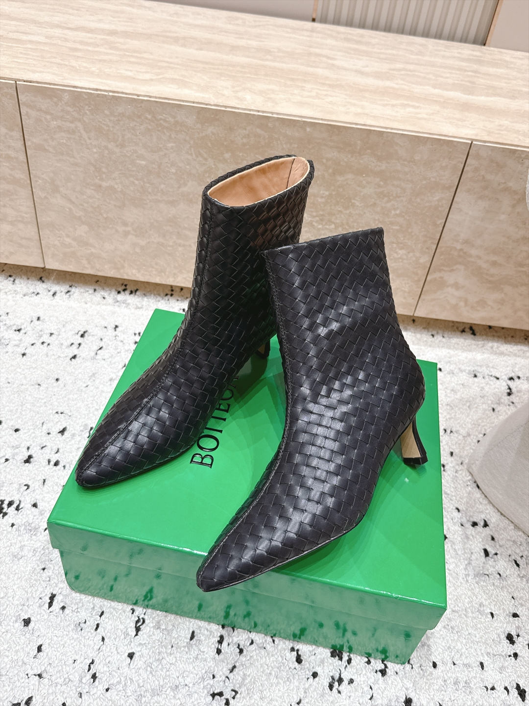 顶级版本  Bottega Veneta| 26秋冬新款BV 编织极简风高跟短靴系列单品 牛油皮 全真皮  优雅材质运用