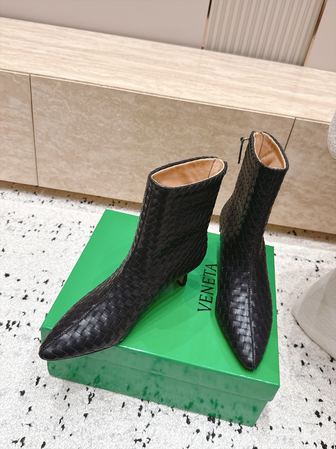 顶级版本  Bottega Veneta| 26秋冬新款BV 编织极简风高跟短靴系列单品 牛油皮 全真皮  优雅材质运用