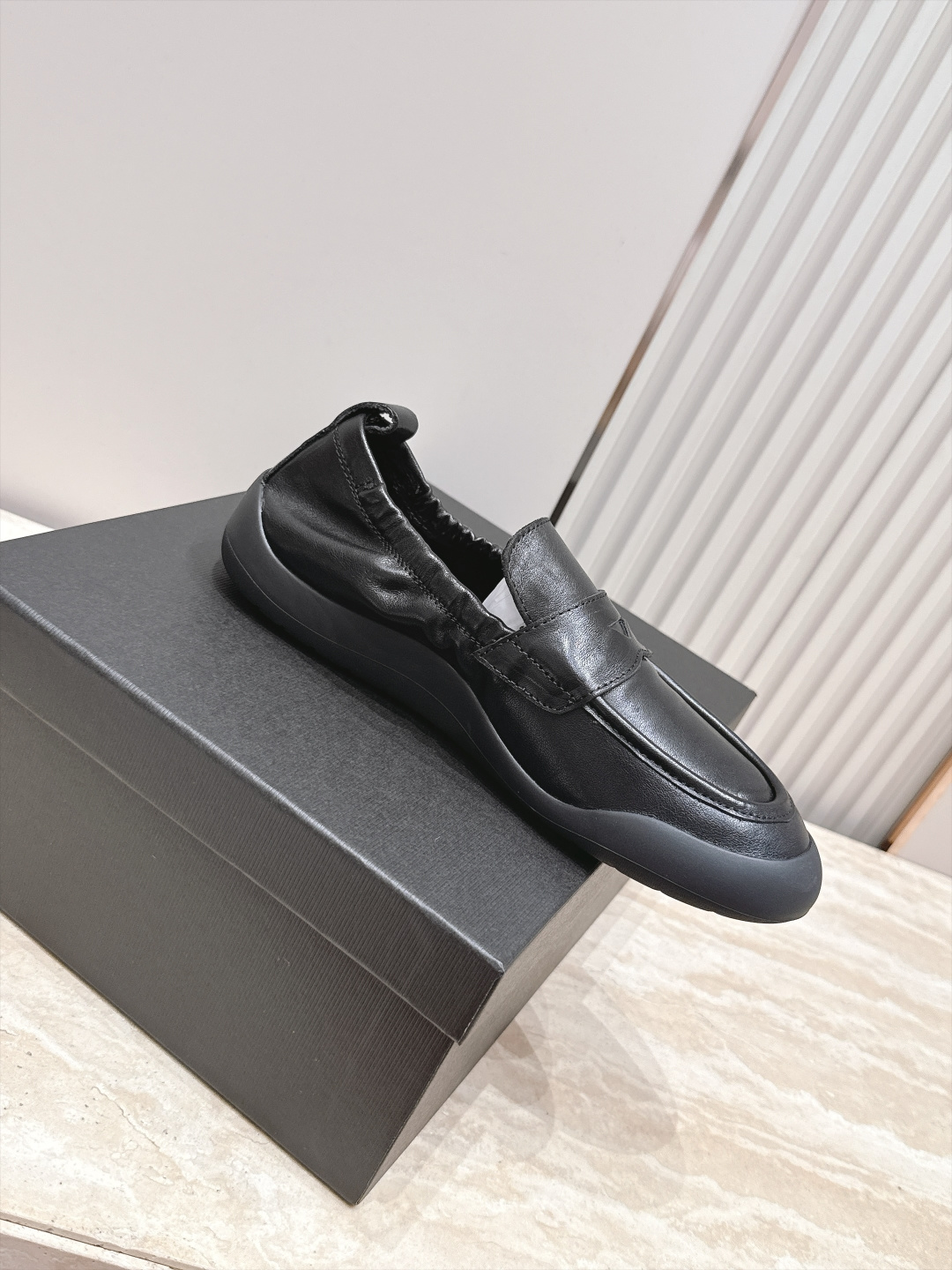 情侣款 Prada普拉达 SPeedrock系列  休闲 乐福鞋 小皮鞋 SPeedrock乐福鞋汲取运动鞋的实用功能，