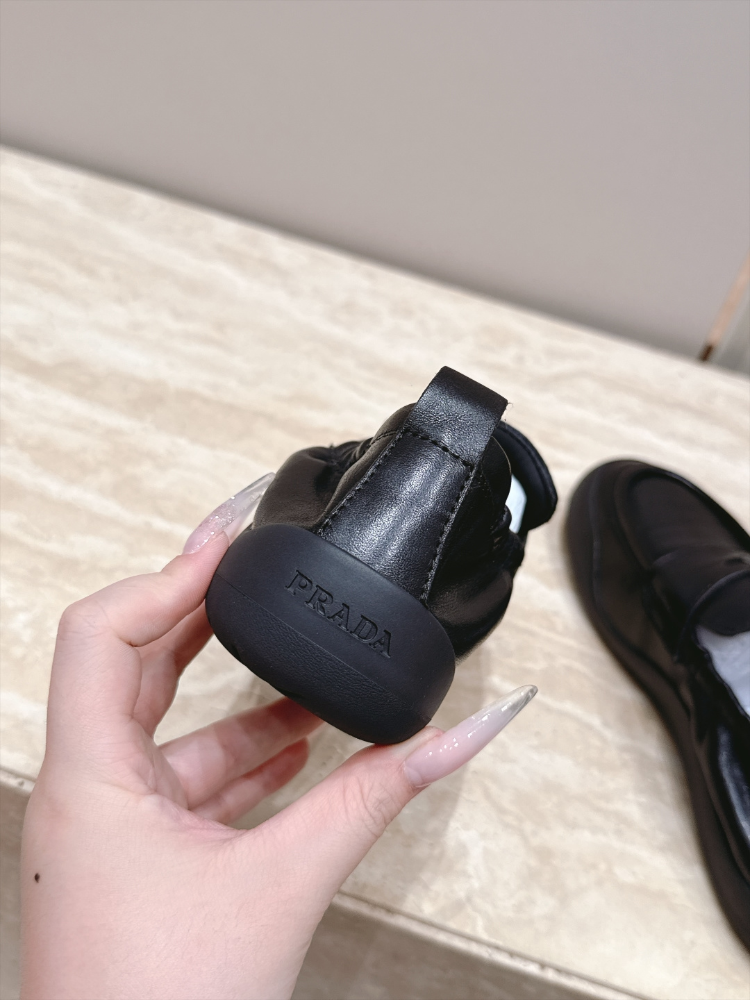 情侣款 Prada普拉达 SPeedrock系列  休闲 乐福鞋 小皮鞋 SPeedrock乐福鞋汲取运动鞋的实用功能，
