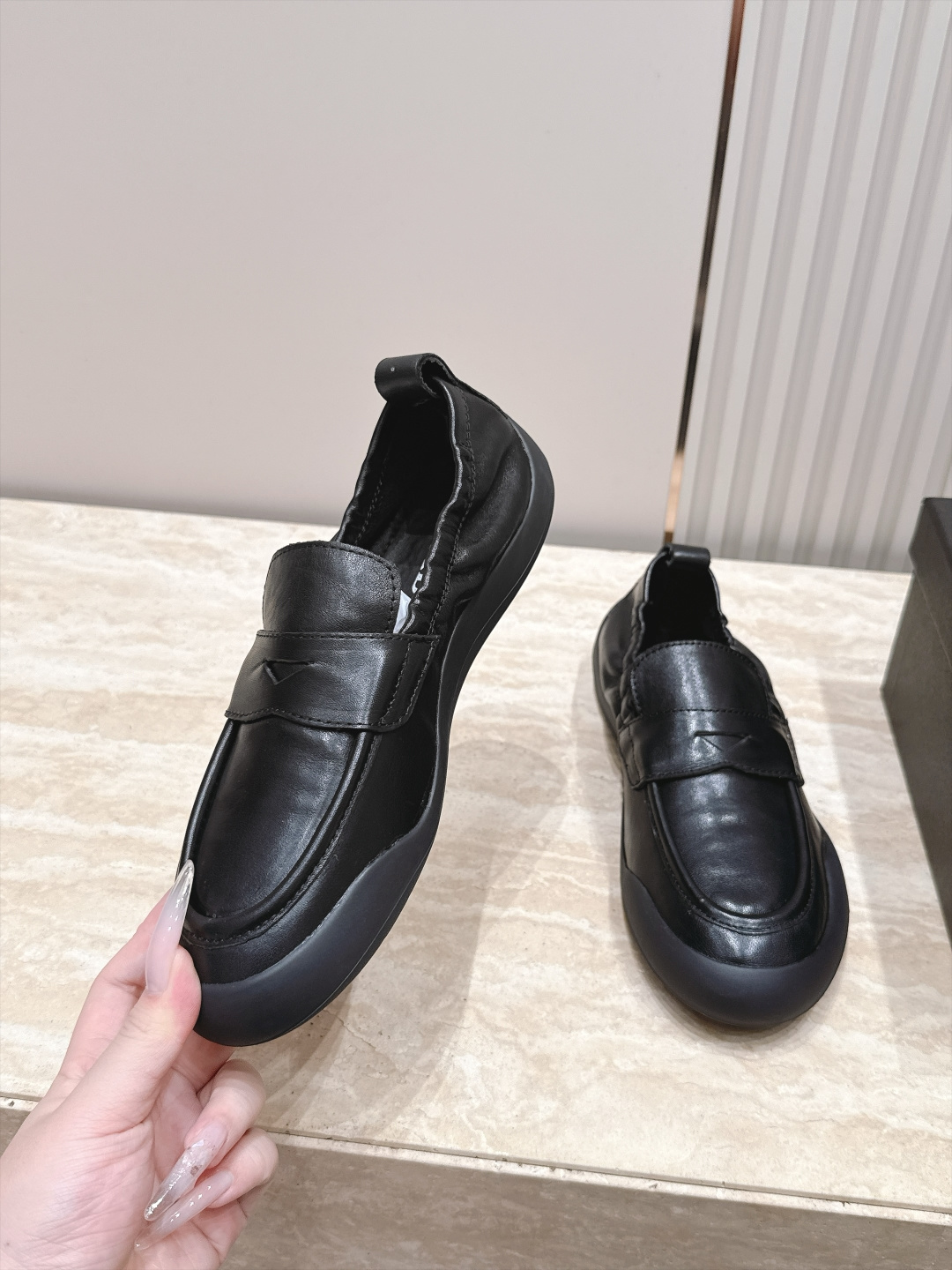 情侣款 Prada普拉达 SPeedrock系列  休闲 乐福鞋 小皮鞋 SPeedrock乐福鞋汲取运动鞋的实用功能，