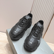 情侣款 巴黎世家 balenciaga 经典TriPleS TaPe TyPe 3D打印款 魔鬼一号老爹鞋 简直太绝啦! 情侣款 巴黎世家 balenciaga 经典TriPleS TaPe TyPe 3D打印款 魔鬼一号老爹鞋 简直太绝啦!
