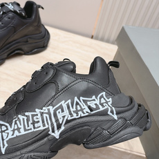 情侣款 巴黎世家 balenciaga 经典TriPleS TaPe TyPe 3D打印款 魔鬼一号老爹鞋 简直太绝啦! 情侣款 巴黎世家 balenciaga 经典TriPleS TaPe TyPe 3D打印款 魔鬼一号老爹鞋 简直太绝啦!