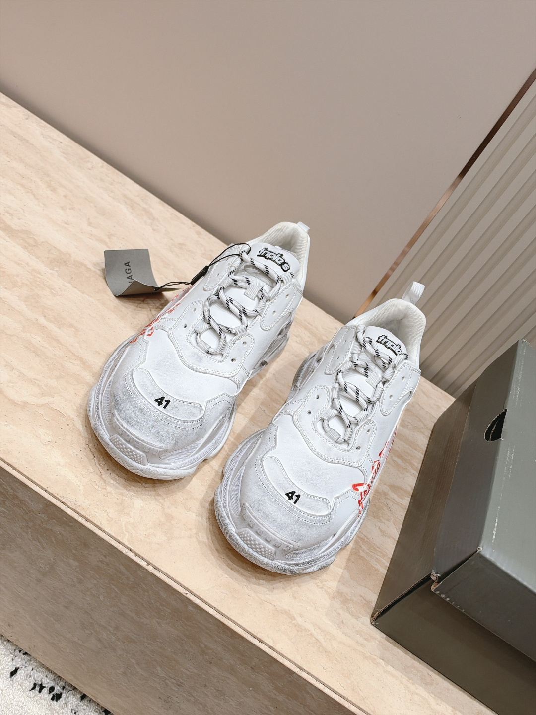 情侣款 巴黎世家 balenciaga 经典TriPleS TaPe TyPe 3D打印款 魔鬼一号老爹鞋 简直太绝啦! 情侣款 巴黎世家 balenciaga 经典TriPleS TaPe TyPe 3D打印款 魔鬼一号老爹鞋 简直太绝啦!