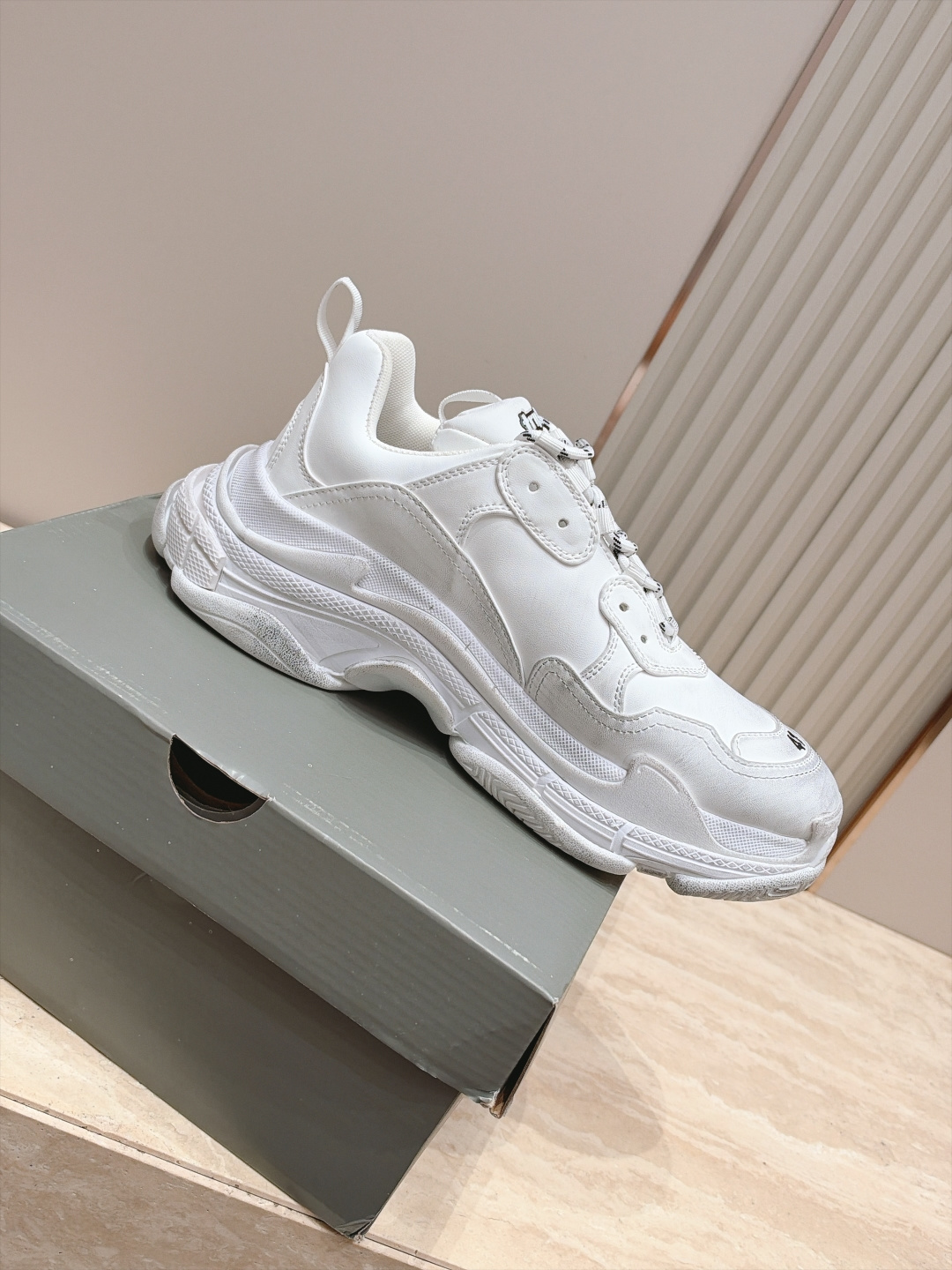 情侣款 巴黎世家 balenciaga 经典TriPleS TaPe TyPe 3D打印款 魔鬼一号老爹鞋 简直太绝啦! 情侣款 巴黎世家 balenciaga 经典TriPleS TaPe TyPe 3D打印款 魔鬼一号老爹鞋 简直太绝啦!