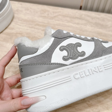 羊毛里款 Celine思琳经典松糕厚底休闲鞋运动鞋 板鞋,小白鞋,充满街头感的一双鞋子,延续经典设计非常赞 这款鞋有它 羊毛里款 Celine思琳经典松糕厚底休闲鞋运动鞋 板鞋,小白鞋,充满街头感的一双鞋子,延续经典设计非常赞 这款鞋有它