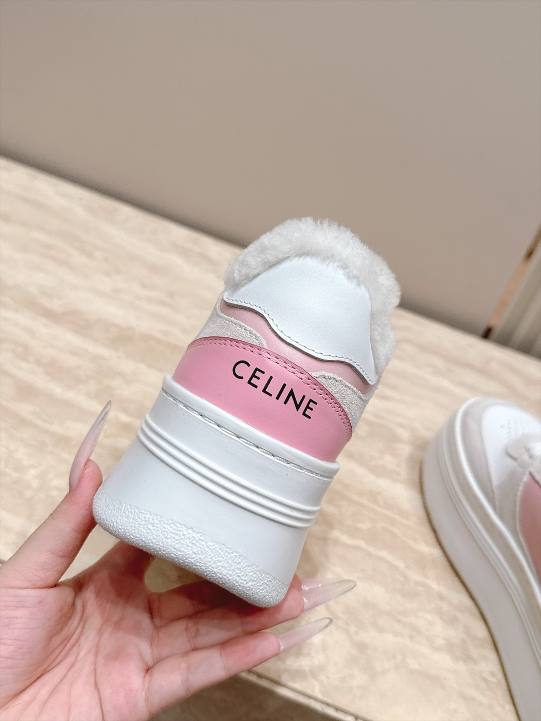 羊毛里款  Celine思琳经典松糕厚底休闲鞋运动鞋 板鞋，小白鞋，充满街头感的一双鞋子，延续经典设计非常赞 这款鞋有它