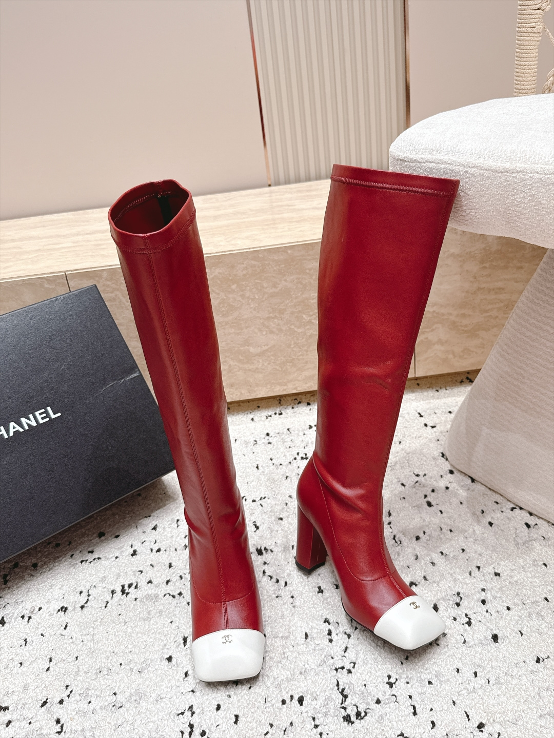 Chanel 香奈儿 2026vs秋冬新品靴子系列……弹力方头高跟高筒靴长靴 经典拼色 高级感满满 超飒战靴，上脚显瘦增
