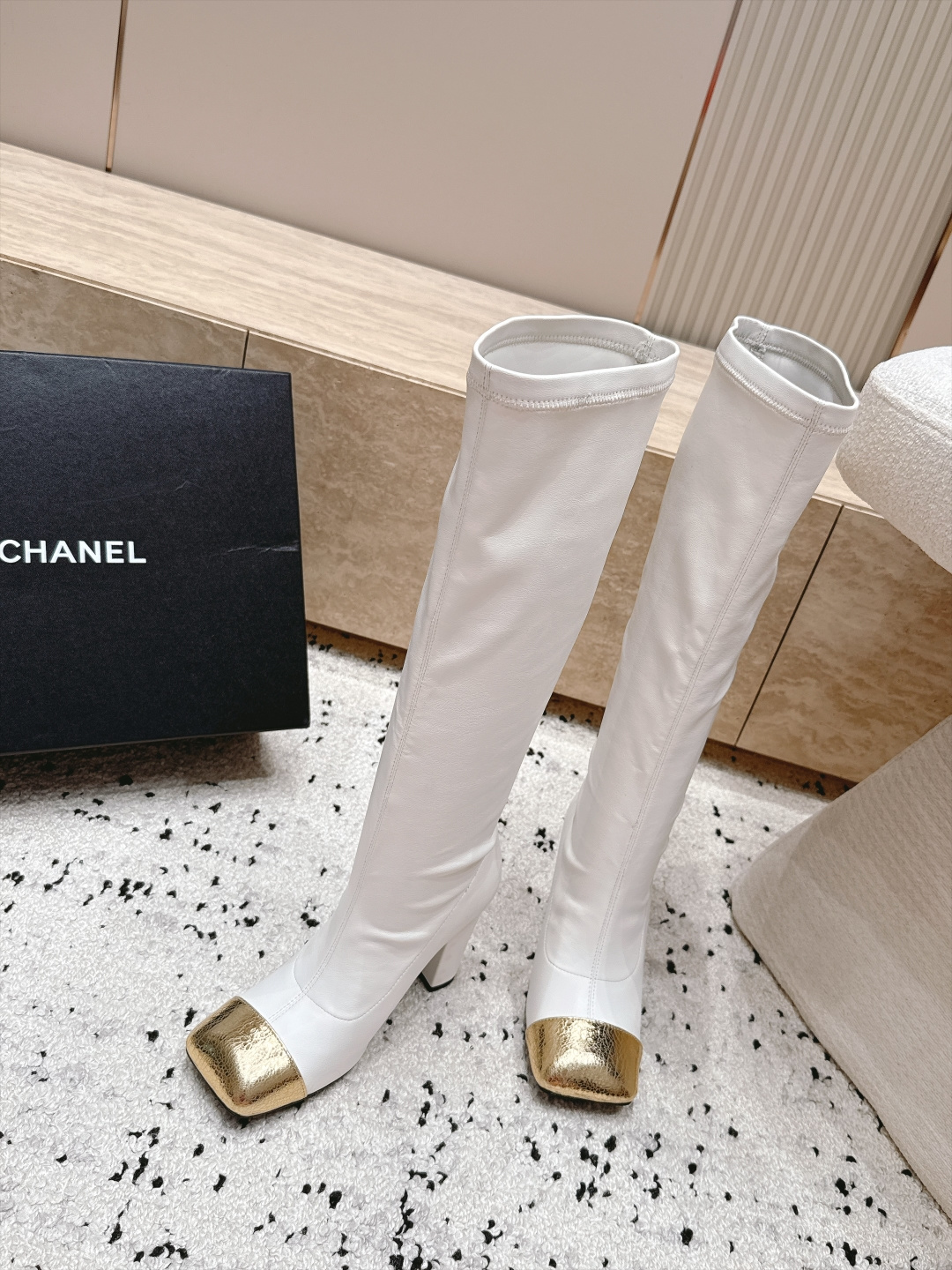 Chanel 香奈儿 2026vs秋冬新品靴子系列……弹力方头高跟高筒靴长靴 经典拼色 高级感满满 超飒战靴,上脚显瘦增 Chanel 香奈儿 2026vs秋冬新品靴子系列……弹力方头高跟高筒靴长靴 经典拼色 高级感满满 超飒战靴,上脚显瘦增