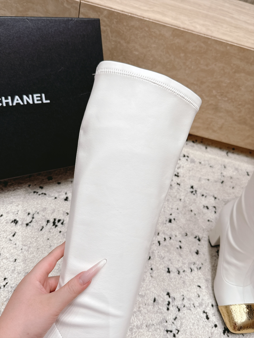 Chanel 香奈儿 2026vs秋冬新品靴子系列……弹力方头高跟高筒靴长靴 经典拼色 高级感满满 超飒战靴,上脚显瘦增 Chanel 香奈儿 2026vs秋冬新品靴子系列……弹力方头高跟高筒靴长靴 经典拼色 高级感满满 超飒战靴,上脚显瘦增