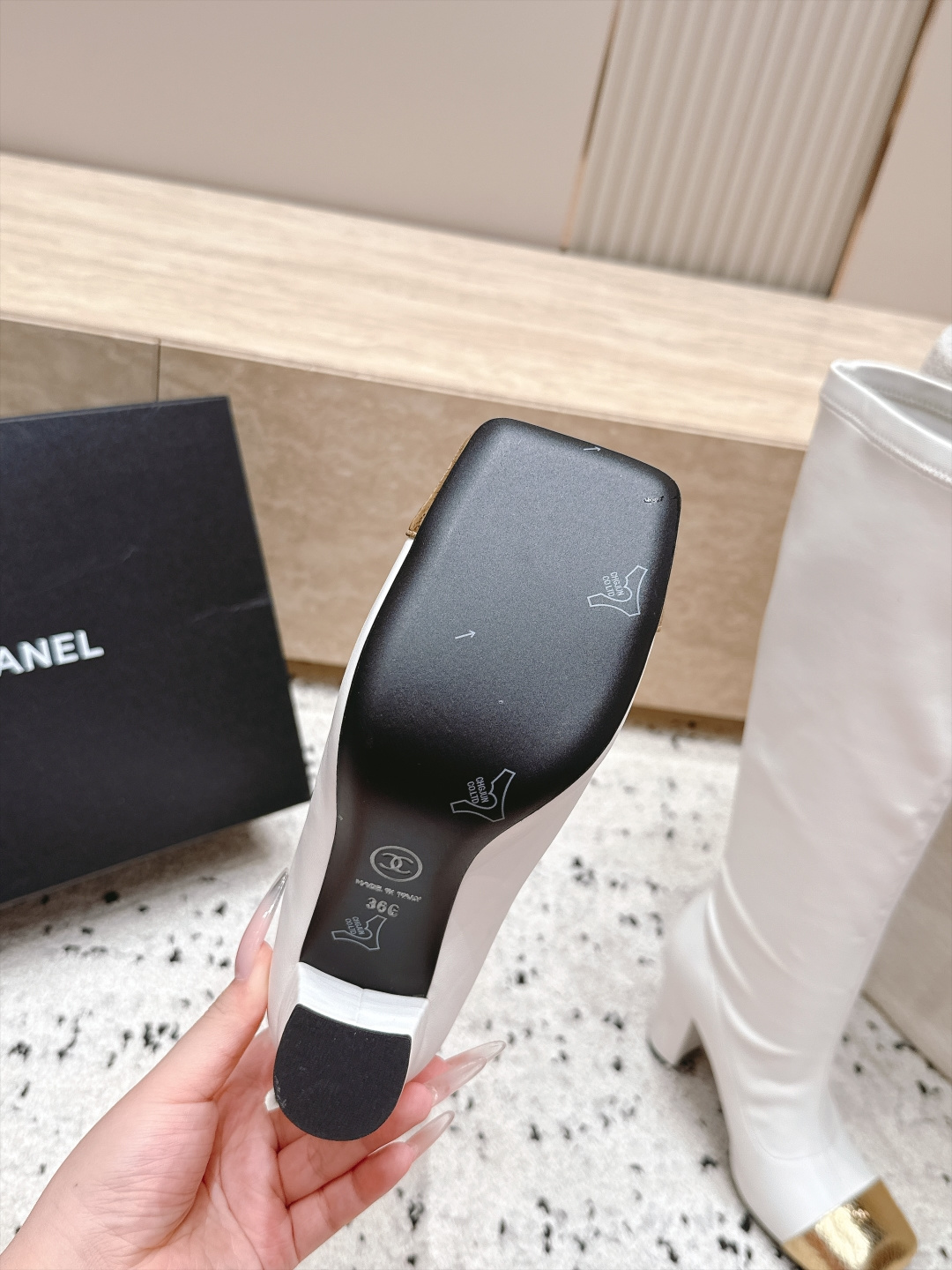 Chanel 香奈儿 2026vs秋冬新品靴子系列……弹力方头高跟高筒靴长靴 经典拼色 高级感满满 超飒战靴,上脚显瘦增 Chanel 香奈儿 2026vs秋冬新品靴子系列……弹力方头高跟高筒靴长靴 经典拼色 高级感满满 超飒战靴,上脚显瘦增