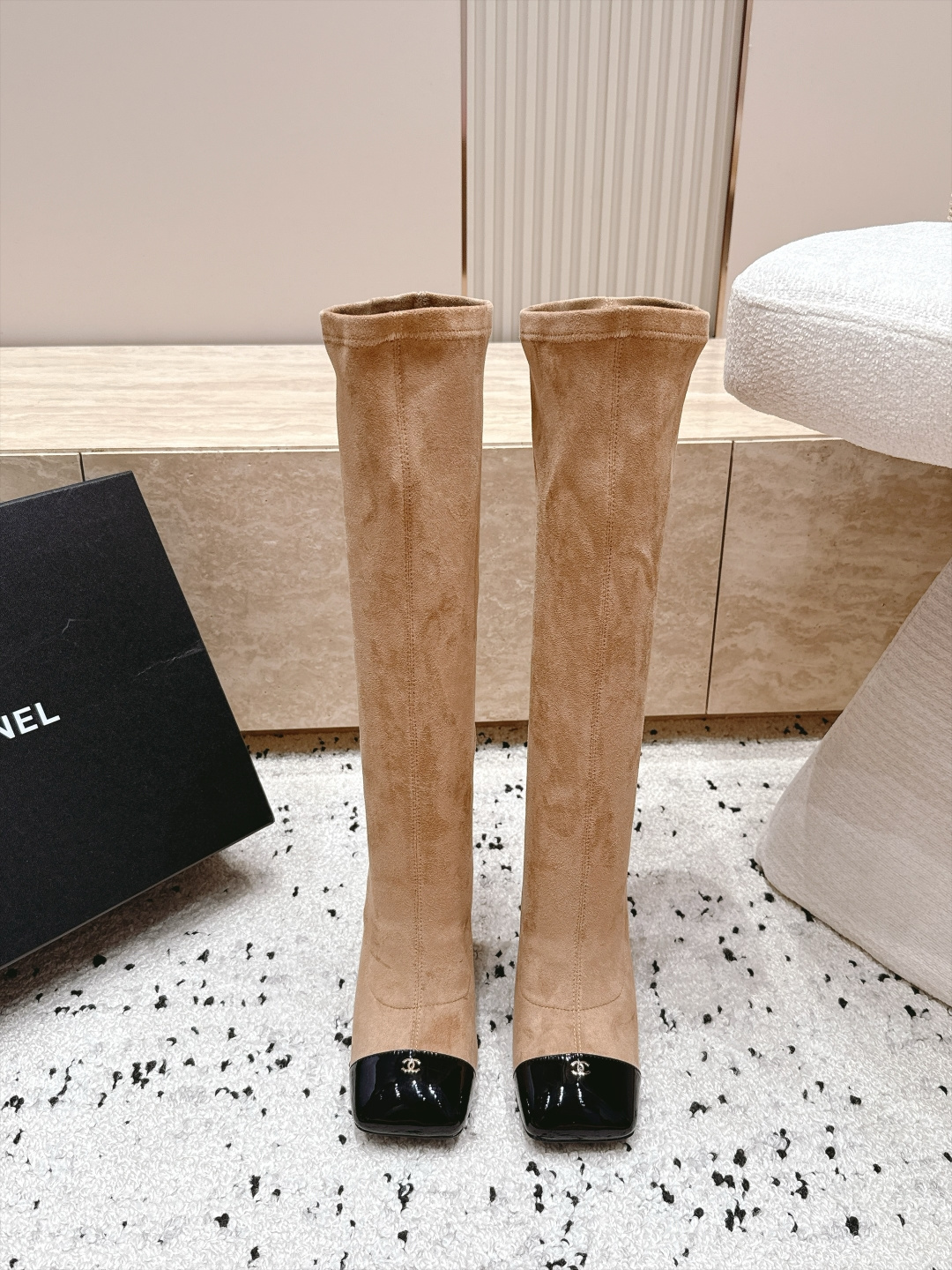 Chanel 香奈儿 2026vs秋冬新品靴子系列……弹力方头高跟高筒靴长靴 经典拼色 高级感满满 超飒战靴，上脚显瘦增