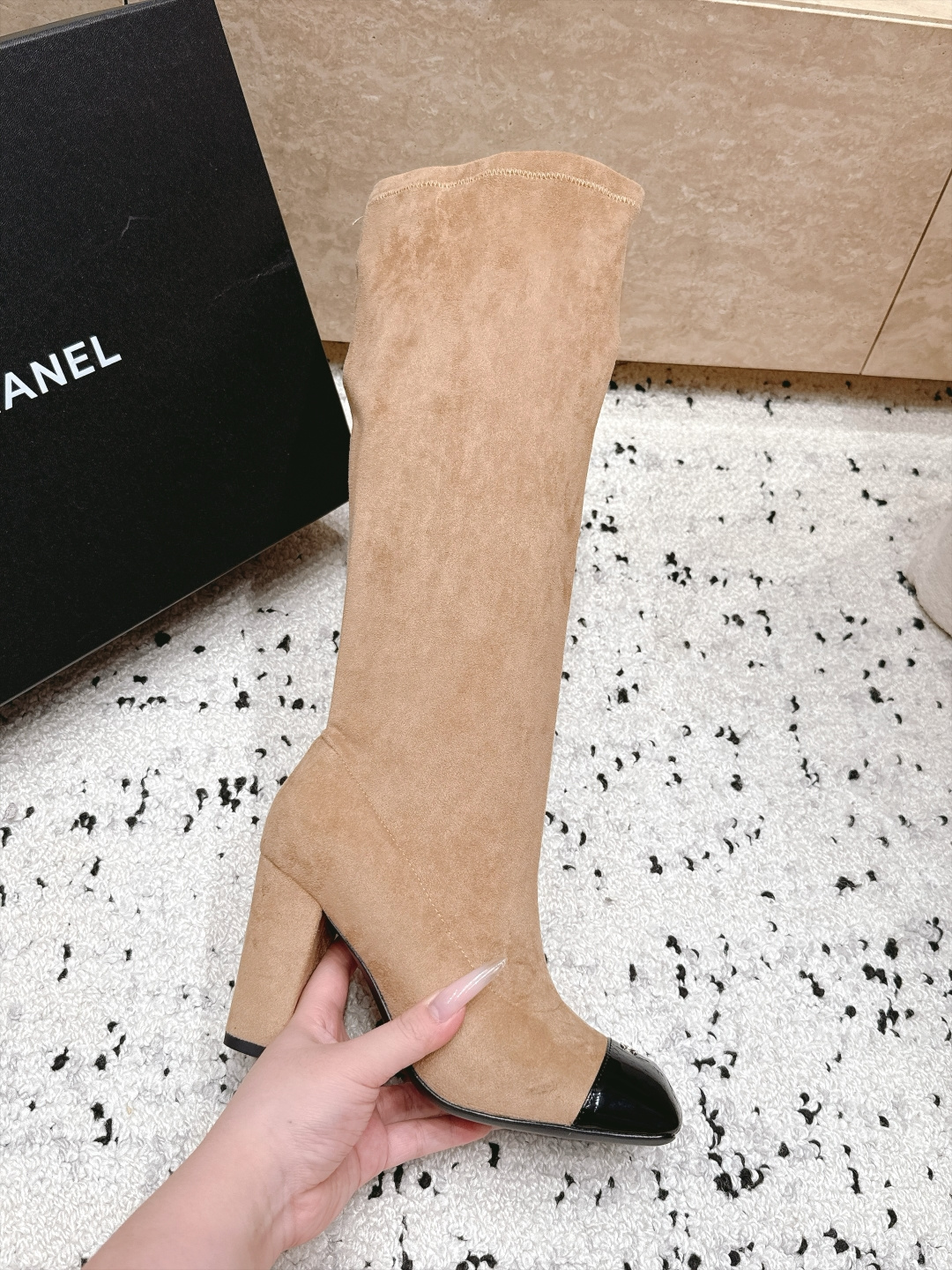 Chanel 香奈儿 2026vs秋冬新品靴子系列……弹力方头高跟高筒靴长靴 经典拼色 高级感满满 超飒战靴，上脚显瘦增