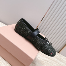 MIUMIU缪缪2026vs早秋圆头玛丽珍平底单鞋 春夏T台走秀网红同款"造梦不夜城",miumiu能在重要场合上用得上 MIUMIU缪缪2026vs早秋圆头玛丽珍平底单鞋 春夏T台走秀网红同款"造梦不夜城",miumiu能在重要场合上用得上