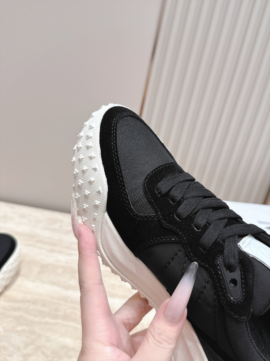 情侣款 MONCLER蒙口 拼色厚底休闲鞋运动鞋 MONCLER新款情侣拼色休闲鞋,是来自美国的潮流品牌,迅 情侣款 MONCLER蒙口 拼色厚底休闲鞋运动鞋 MONCLER新款情侣拼色休闲鞋,是来自美国的潮流品牌,迅